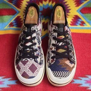Keen Women’s Size 8 Elsa IV Sneakers 1023158 Aztec Lace Up Low Top Shoes